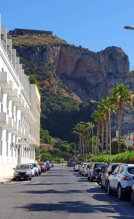 Casa Domitilla Vista Mare - Spiagge, Storia & Relax Wifi - Netflix Terracina Εξωτερικό φωτογραφία